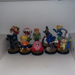 Smash Bros Amiibos
