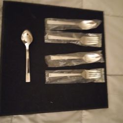 Stainless steel flatware