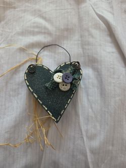 Little hanging heart decor