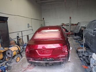 Business opportunity!.. well established bodyshop.  Share space