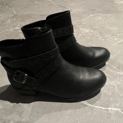 Girl’s Boots For Sale. $5.