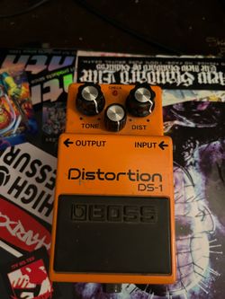 BOSS Distortion Ds-1