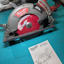 Milwaukee M18 FUEL Rear Handled Circular Saw 7 1/4" 