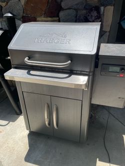 Traeger Silverton 620 pellet grill