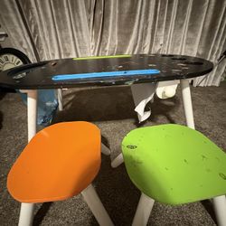 Painting Table With Built In Paper Roll