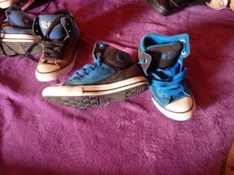 Boys converse
