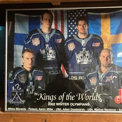 Autograph Picture Of La Kings Olympians Players