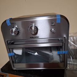 12 QT Air Fryer/Toaster Oveen NEW