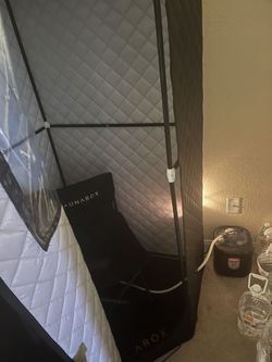 Saunabox Sauna + Infrared Therapy Light