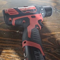 Milwaukee 3/8 Drill Driver M12