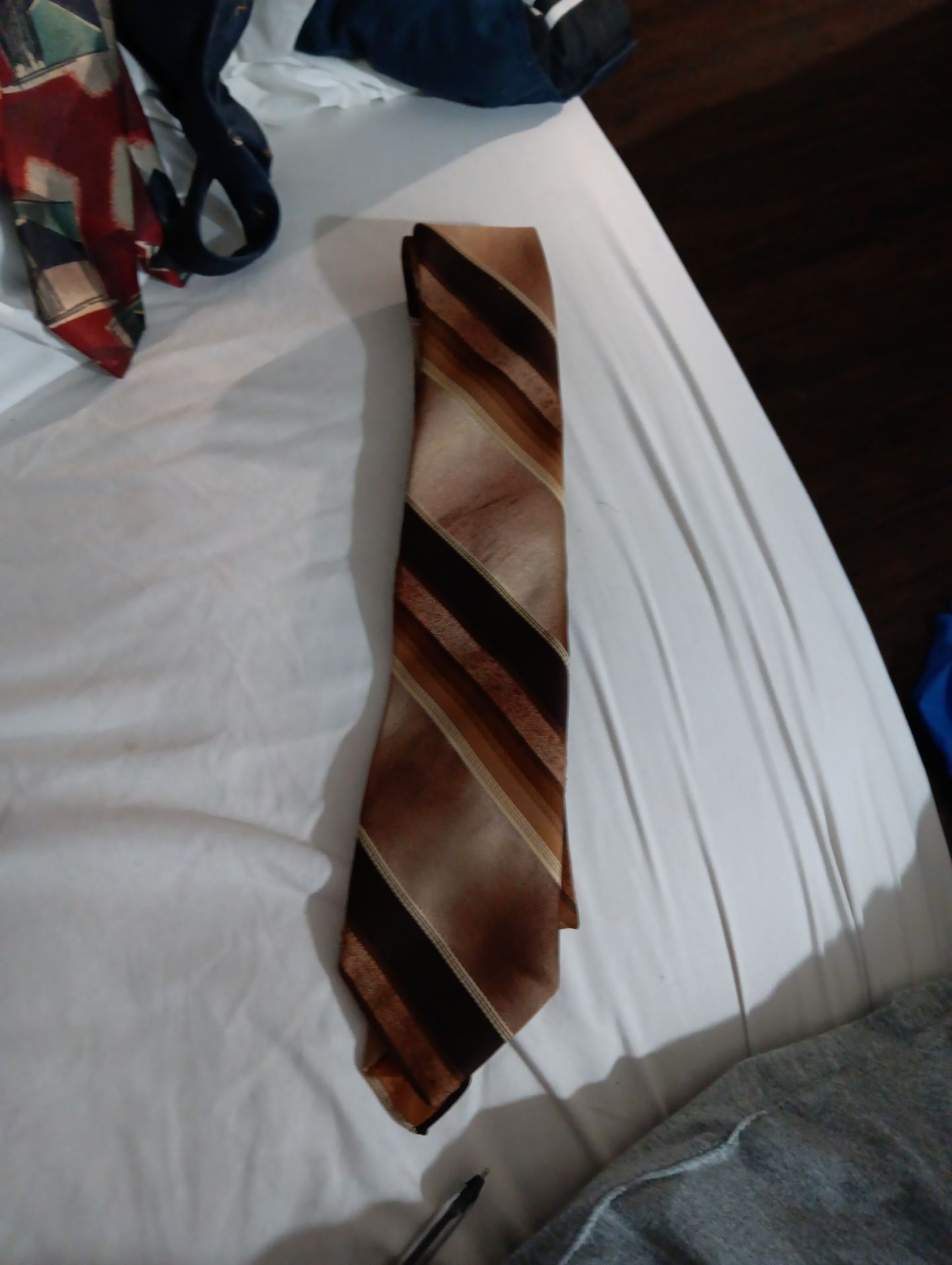 Men's necktie