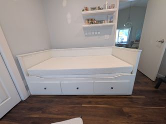 Ikea hemnes trundle day bed