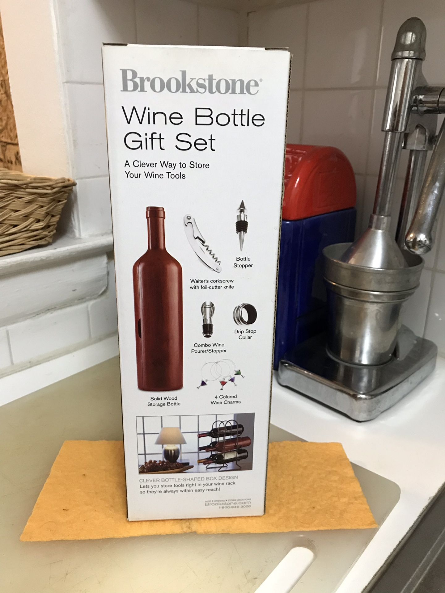 Brookstone Wine Bottle Gift Set for Sale in Brooklyn NY OfferUp