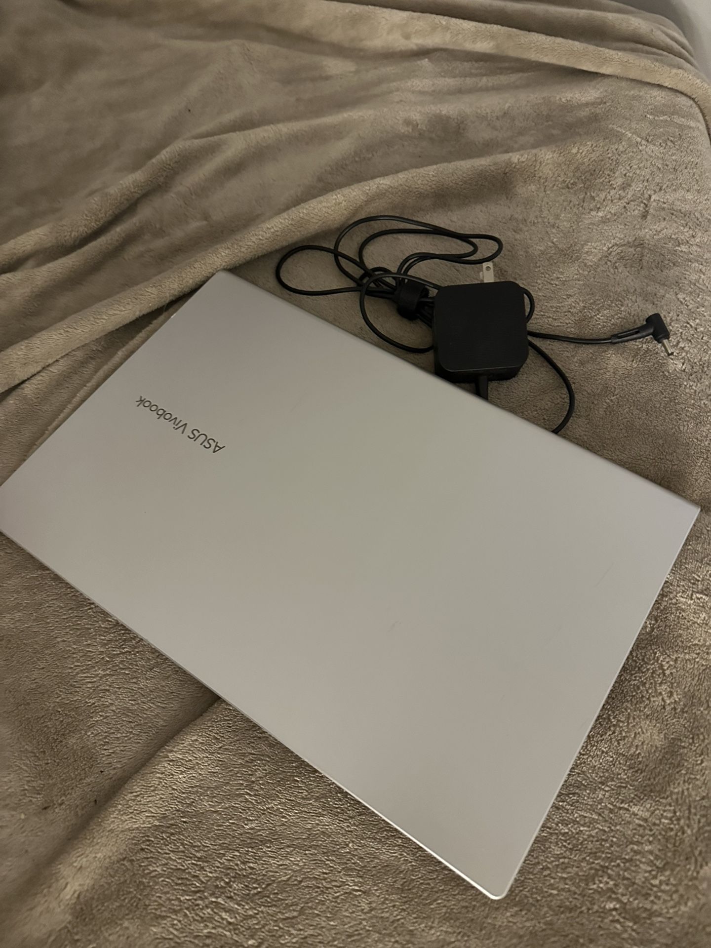 ASUS Vivibook