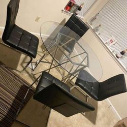 Showroom Available🏠 Top Glass Round Dining Kitchen Table And Chrome Black/White Chairs🌟5 Piece Kitchen/Dining Set🥂Fast Delivery 🚚 