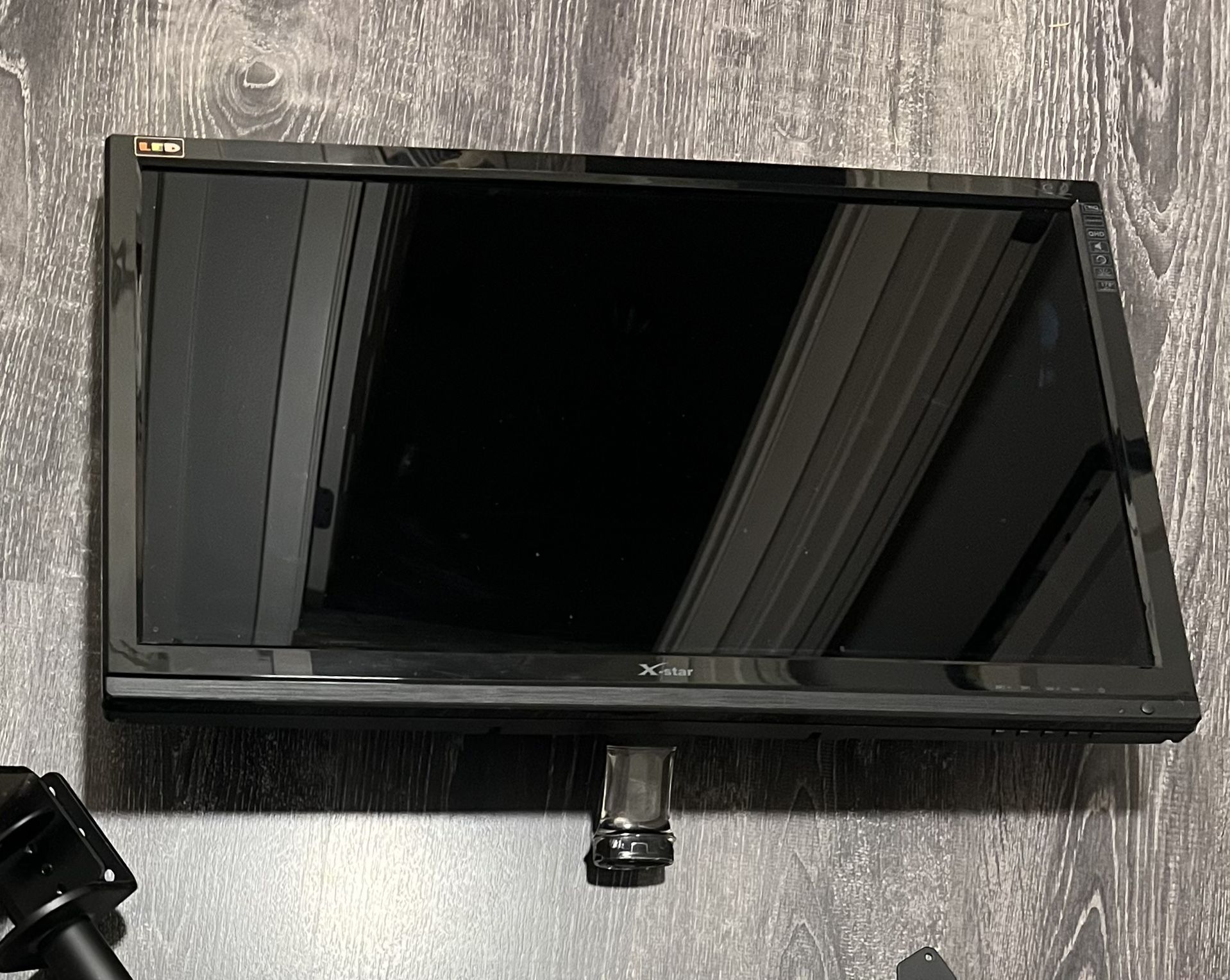 27” 2K Monitor Plus Mount