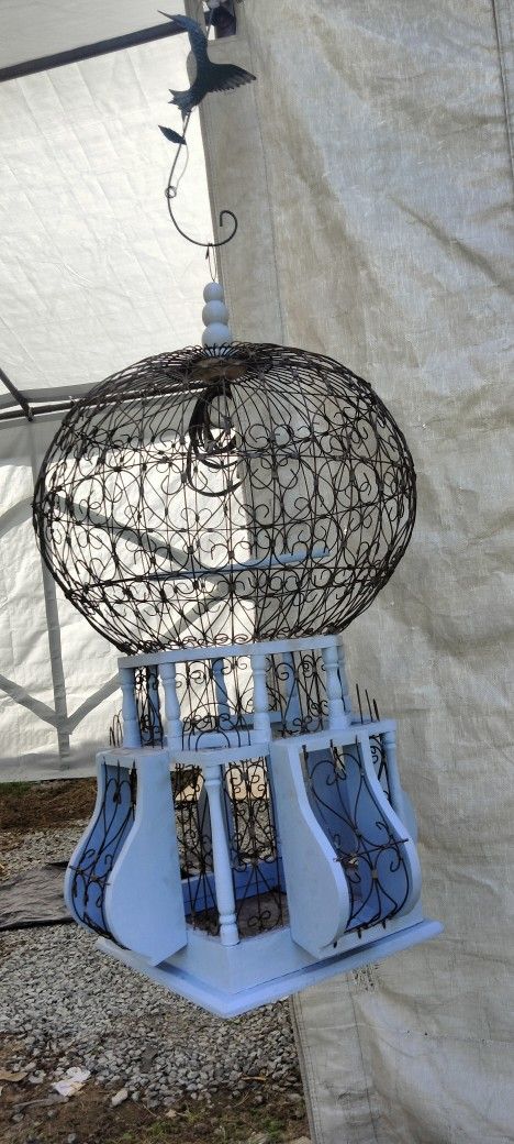 Balloon Brird Cage