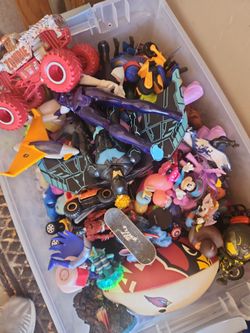 different types of figures skylanders batman my little pony Disney kids meal toys figures 2 dollars each