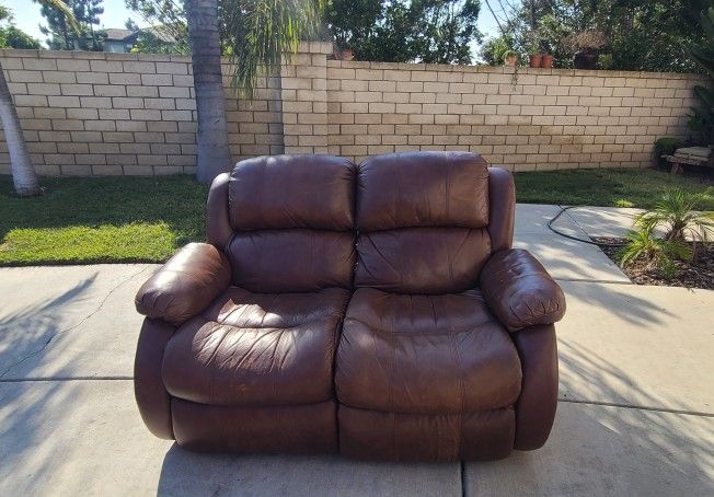 Lether Reclining Sofa 