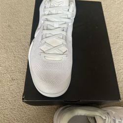 Nike Kobe halo Size 10 Brand New 