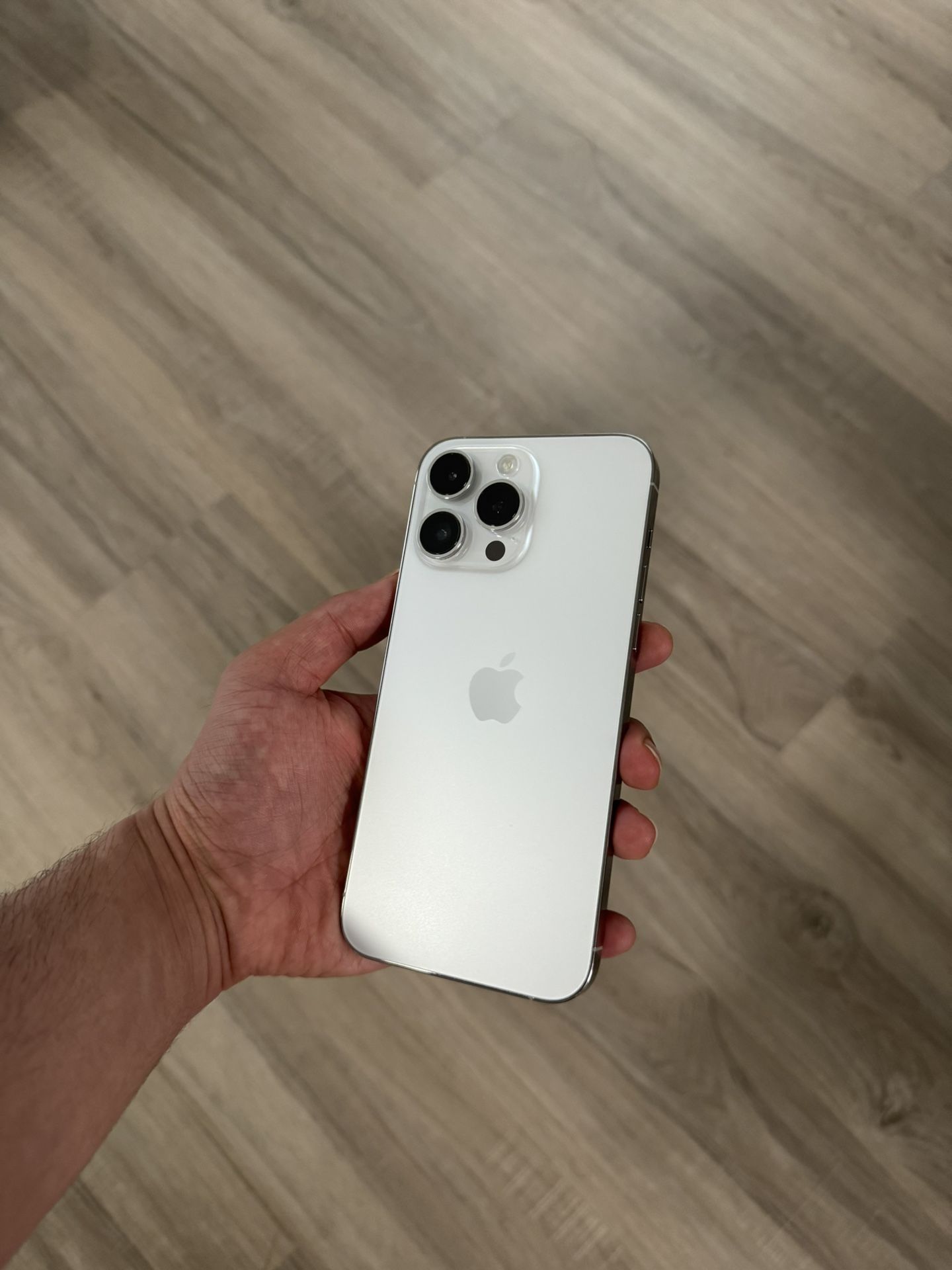 Unlocked iPhone 14 PRO MAX with 100% battery health