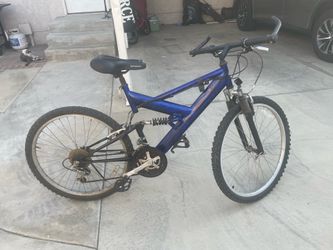 Mongoose MGX mountain bike