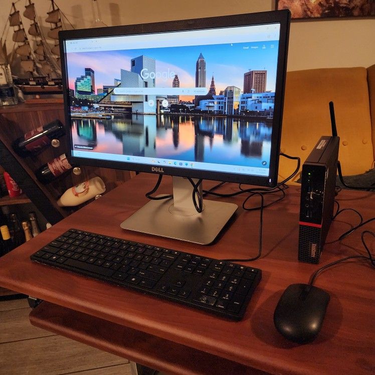 Lenovo ThinkCentre M700 Tiny Desktop i5-6500T - @ 2.7Ghz 
8GB RAM- 120GB SSD 
Windows 11. Microsoft office installed.  Nothing wrong.  Monitor, keyboa