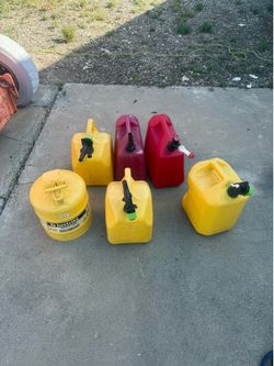 6 ea Gas cans/ containers