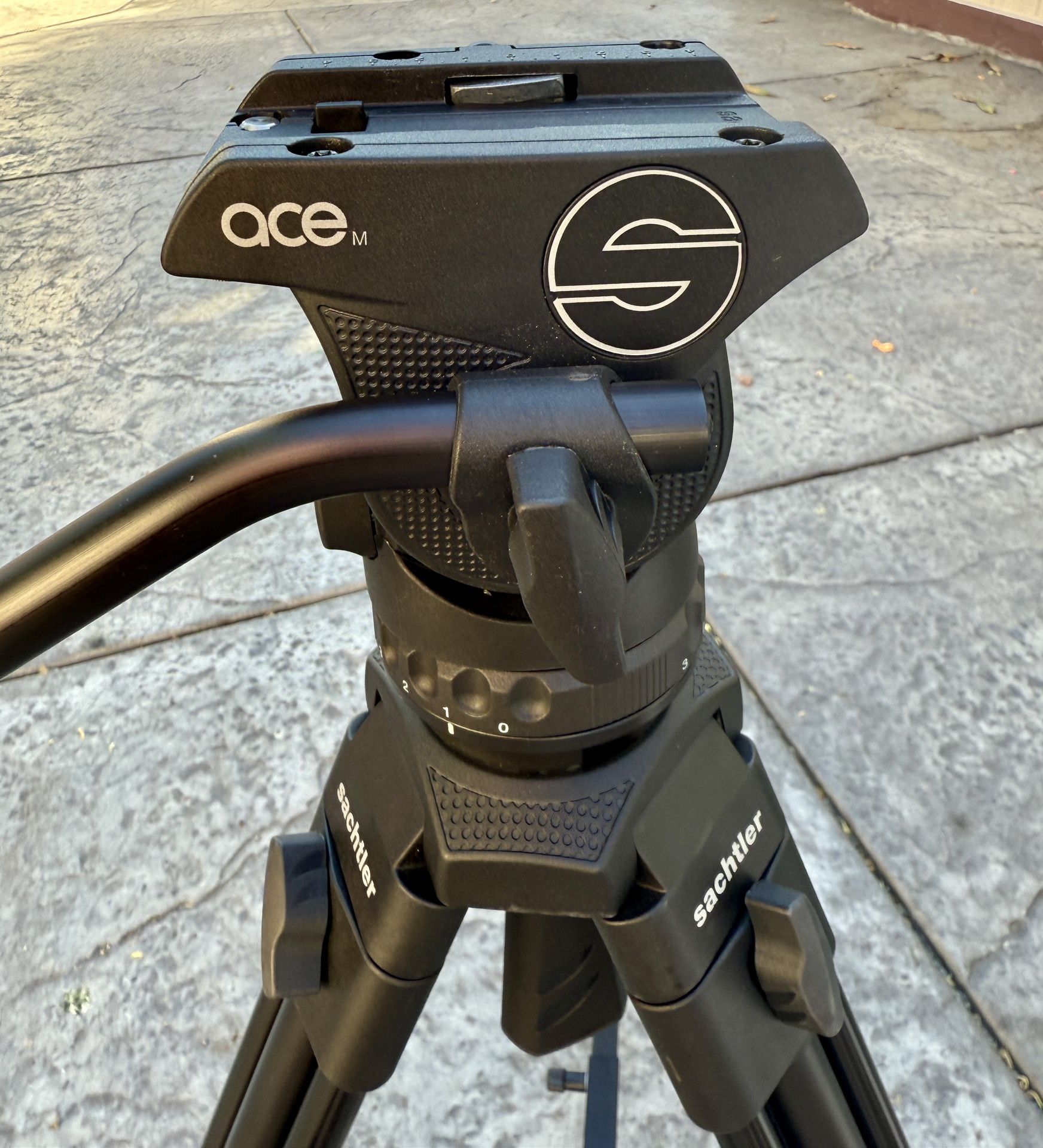 Sachtler Ace M MS Fluid Head with Ace 1001