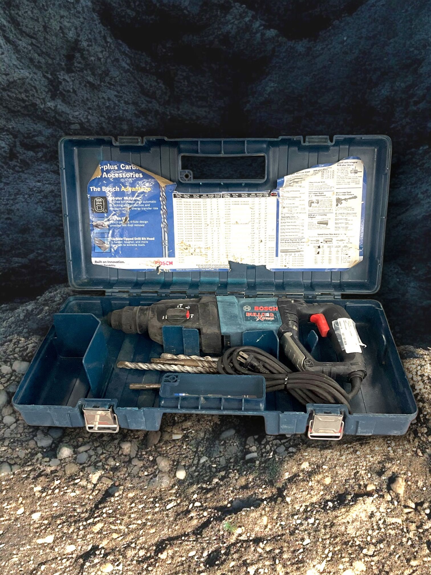 BOSCH BULLDOG XTREME ROTAR HAMMER WITH CASE.