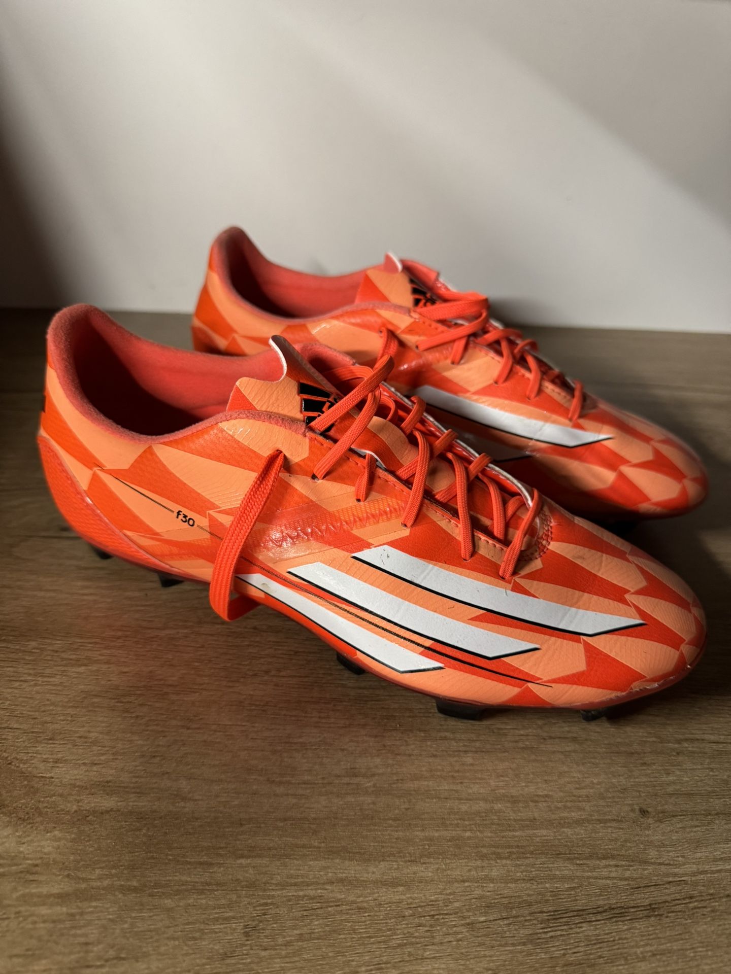 adidas Size 8 Soccer Cleats