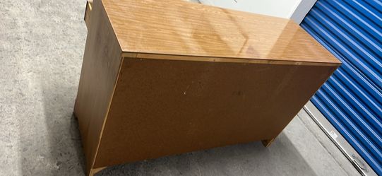 50”wx18”dx31”h good condition ￼dresser