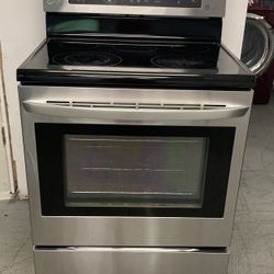 LG Electric Stove Stainless Steel  l Perfectly Very Clean  We are located at 1216 Hartford Turnpike Vernon CT