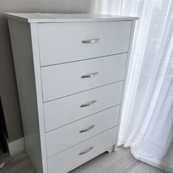 5 Drawer dresser 