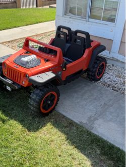 Extreme Hurricane Power Wheels in like new condition