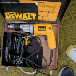 DeWalt DW510 1/2" VSR Hammer Drill w/ Case