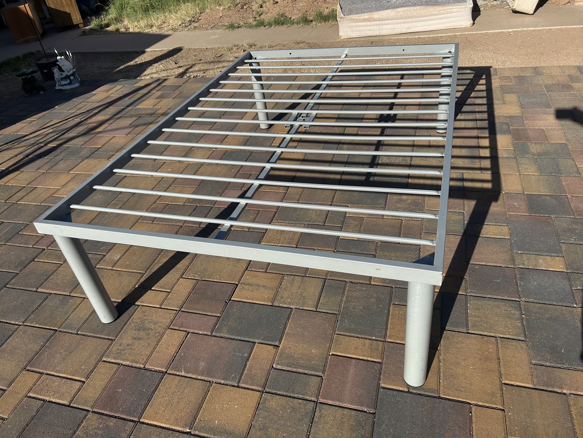 QUEEN BED FRAME FOR SALE🗣️‼️