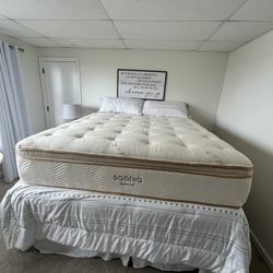 Saatva HD Mattress, King, Like New, Perfect Condition