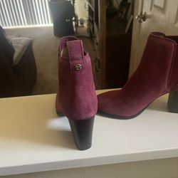 Micheal Kors Fuchsia Boots