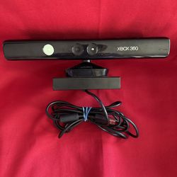 Microsoft Kinect Black 1414 For Xbox 360 With TV Mount With Mount * Untested*