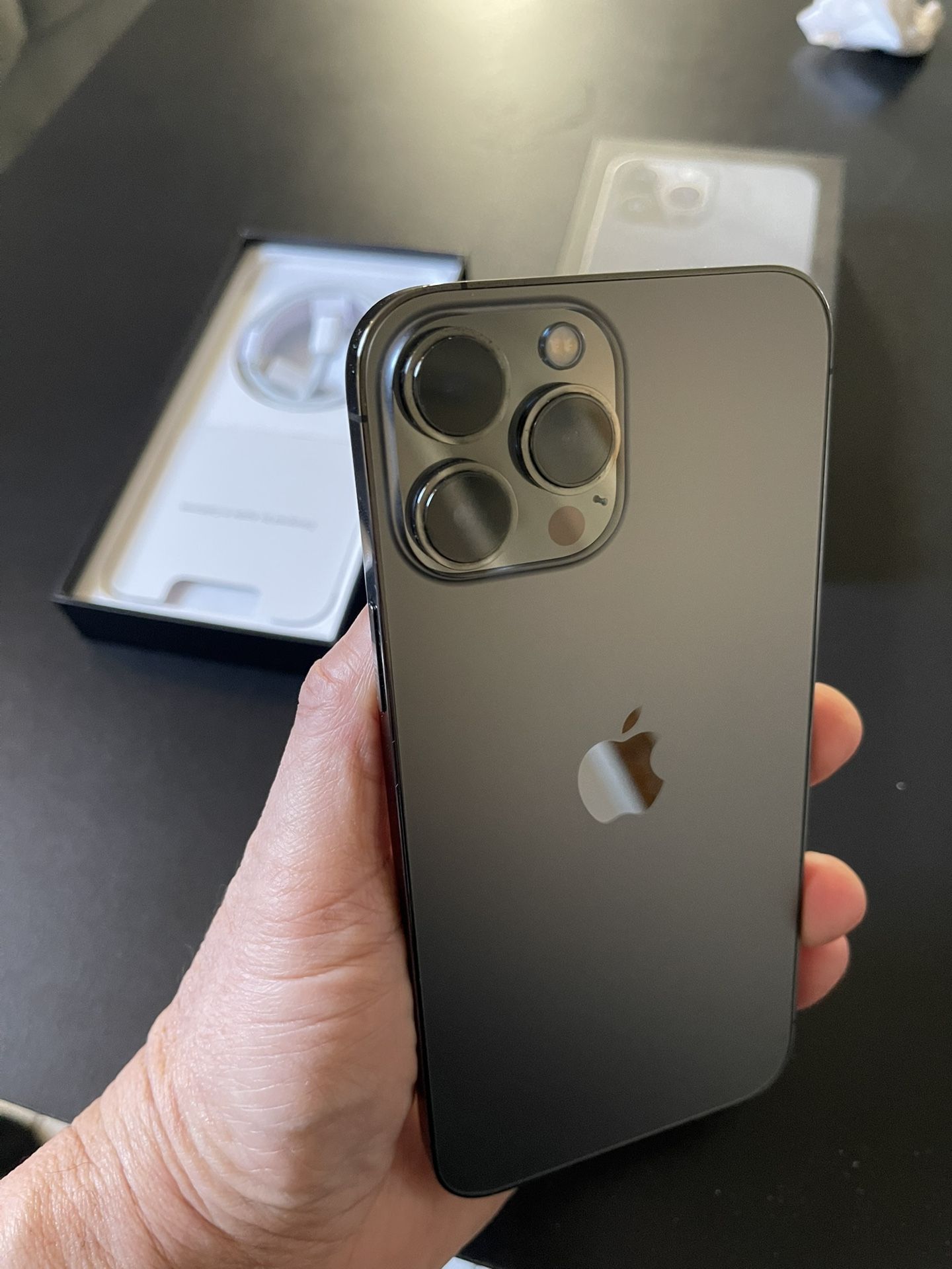 iPhone 13 Pro Max 256gb  Factory Unlocked/ Liberado Para Cualquier Companias 