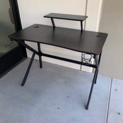 New In Box 40x23x30 Inch Tall Gaming Office Computer Desk Table With Detachable Monitor Shelf Stand 