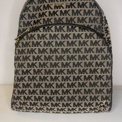 Michael Kors Backpack 80$ PICKUP TODAY!