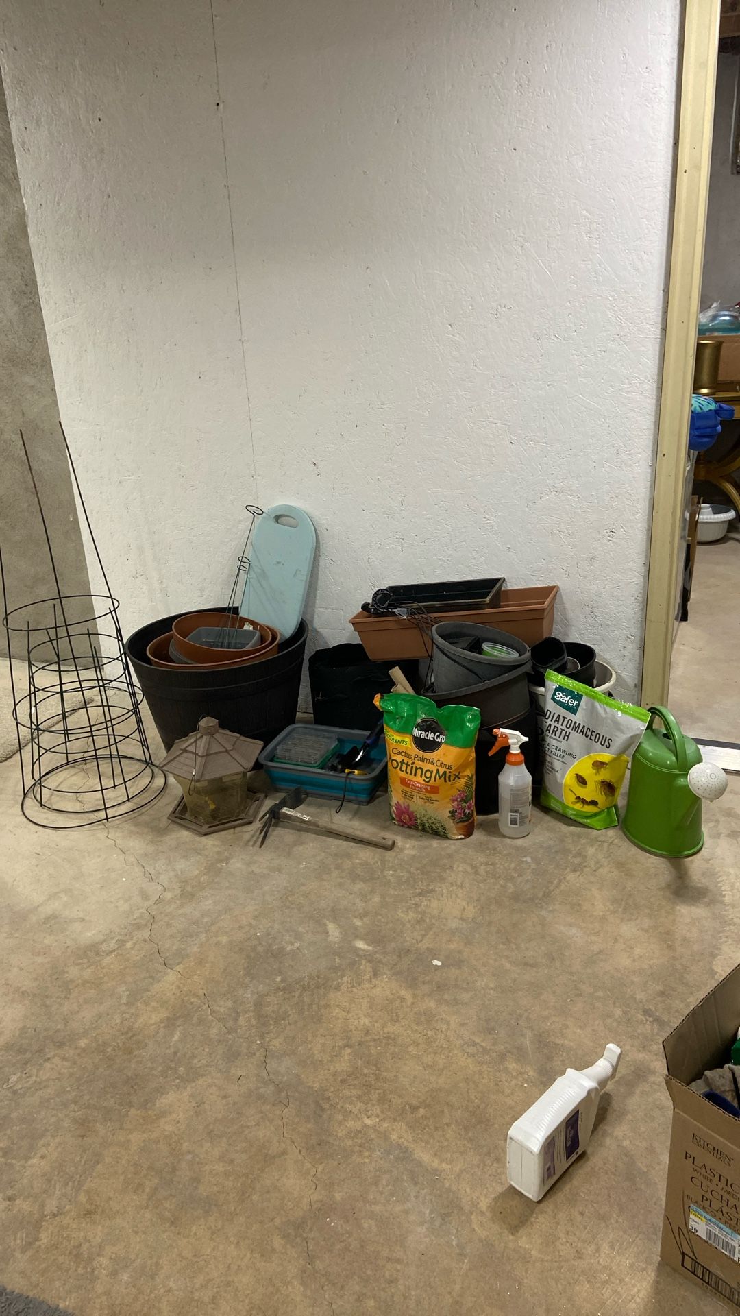 Garden Pots, Tools