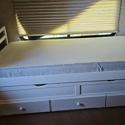 Twin Size Day Bed With Trundle 
