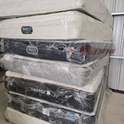 Queen Sizes Mattress And Box Spring 