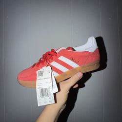 Men red Gazelle sambas 