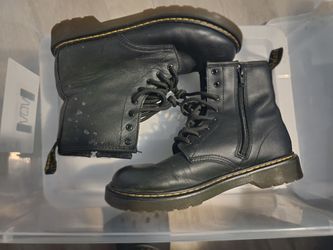 Doc martens 7.5