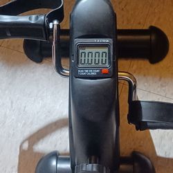 Exercise pedal for arms & legs adjustable, excellent Condition Only Pick Up