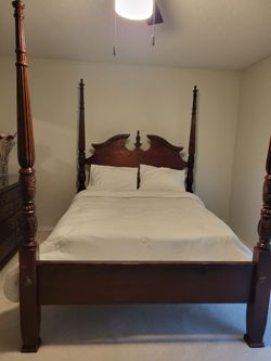 Bombay Queen Posted Bed